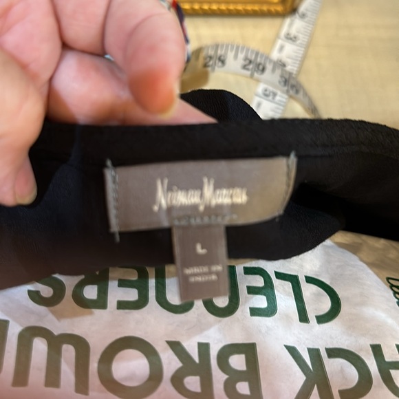 Neiman Marcus Embroidered black bell sleeve blouse L - Picture 8 of 9